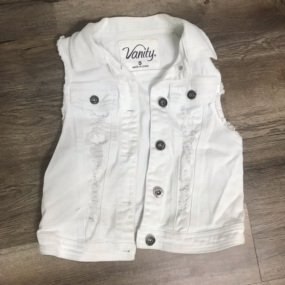 Sleeveless jean vest